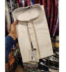 Kurta droite douce Reyon pour homme conçue pour le style de tous les jours et la mode festive saisonnière - Product Image 4