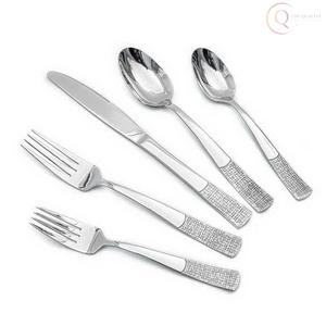 Ensemble de couverts décoratifs pour la table et la mise en scène des fêtes |   Couverts élégants et écologiques en acier inoxydable avec couleurs personnalisées - Product Image 6