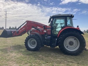 Achetez un nouveau tracteur Massey Ferguson FL4323 avec chargeurs avant et arrière, boîte de vitesses 4x4, pompe, moteur - Product Image 6