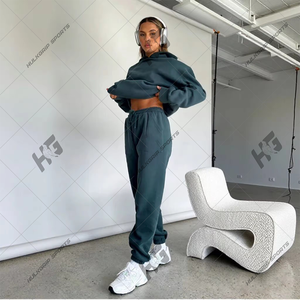 Conjunto Deportivo de Invierno para Mujer, Sudadera con Cuello Alto, Pantalón Holgado 100% Algodón, Chándal con Logotipo Personalizado, Conjunto Deportivo de Alta Calidad - Product Image 2