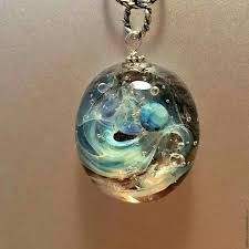 Couleur pleine résine nackles Creative Handmade Glowing nackles Dans unique Dark Blue Sky Clouds Resin Luminous Necklace For Wome - Product Image 6