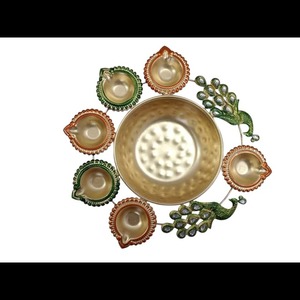 Diya ทองเหลืองสำหรับตกแต่งบ้านเครื่องประดับดิวาลีโลหะสำเร็จรูปสีทองมีลายใบไม้เคลื่อนย้ายได้สำหรับงานเฉลิมฉลองวันเกิด - Product Image 4