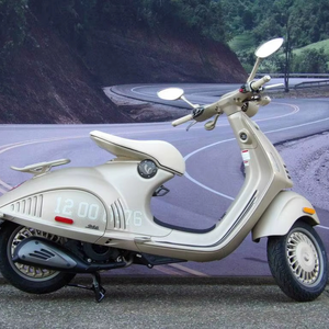 Motocicleta Vespas 946 Dragon 2024 de un solo cilindro y 155 cc - Product Image 1