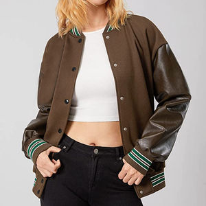 Vente en gros Varsity Jacket Veste universitaire d'hiver couleur unie avec logo personnalisé Veste universitaire de bonne qualité pour femmes Veste universitaire pour femmes de haute qualité - Product Image 4