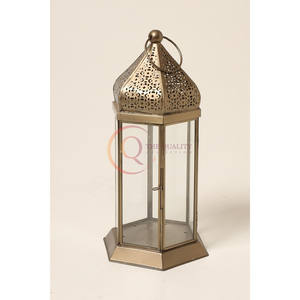 Linterna de vidrio hexagonal de diseño adornado Decoración de iluminación de metal elegante con efectos de iluminación suave - Product Image 6