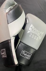Gants de boxe en cuir d'entraînement personnalisés OEM Excellente protection Performance Gants de boxe en cuir de vache de qualité supérieure avec vente en gros - Product Image 5