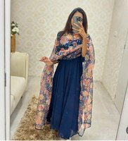 Salwar Chudidaar indien de créateur en tissu Georgette bleu et rouge, viscose et acrylique, brodé or, longueur ras du sol, avec étole, pour mariages