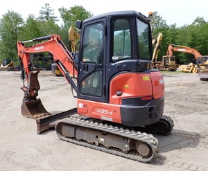 Mini-excavatrice KX033-4 2020 - Puissance compacte avec des performances de niveau professionnel - Product Image 1