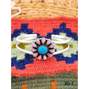 Bracelet manchette artisanal en opale rose et argent sterling Kingman du sud-ouest – Accessoire de mode - Product Image 2