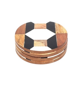 Dessous de verre en bois et résine pour design multicolore forme ronde support de sous-verres de tasse à thé fait main à prix raisonnable - Product Image 1