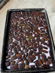 Venta al por mayor AAA grado hierro Ojo de Tigre cabujón verde piedra preciosa natural tamaño mixto forma joyería hecha a mano hacer piedras preciosas sueltas - Product Image 2