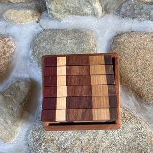 Sous-verres en bois dur nautique faits à la main avec du chêne blanc d'érable et du bois de noyer ensembles de sous-verres en bois multicolores cadeau - Product Image 3