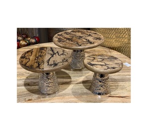 แท่นวางเค้กไม้พร้อมฐานโลหะรูปทรงกลมสำหรับใช้ในบ้าน - Product Image 1