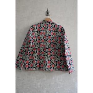 Chaqueta de Algodón Acolchada Reversible Hecha a Mano, Ecológica, con Estampado Floral en Bloques, Manga Larga, 100% Algodón, Chaqueta de Invierno para Mujer - Product Image 4