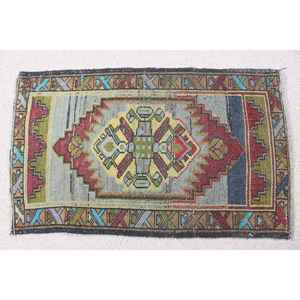 Alfombra Turca de 1.9x3.1 pies (57x93 cm), Alfombra Vintage con Estampado Animal Rojo - Product Image 3