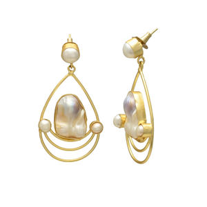 Pendientes de Perlas Naturales de Agua Dulce Blancas Ostra, con Alambre, Latón Chapado en Oro de 24K, Hechos a Mano, Estilo Vintage Cristiano, Diseño Irregular, para Mujer - Product Image 2