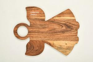 Planche à découper en forme d'angle en bois d'acacia Planche de préparation de cuisine durable avec finition naturelle pour usage domestique ou professionnel - Product Image 3