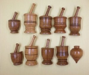 Mortero y mortero de bambú, molinillo de especias para hierbas, triturador de ajo Manual de madera para el hogar, prensa manual con cuenco de plástico - Product Image 3