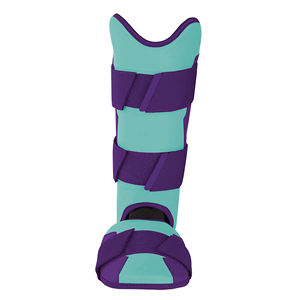 Protège-tibias de baseball en cuir finition mate, fermeture auto-agrippante réglable, protection professionnelle légère, design moderne et élégant - Product Image 3