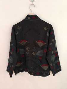 Chaqueta Negra Bordada a Mano con Diseño Suzani en TNT, Chaqueta de Algodón con Diseño Suzani en TNT, Abrigo de Invierno para Mujer, Chaqueta de Tela TNT con Diseño Suzani - Product Image 6