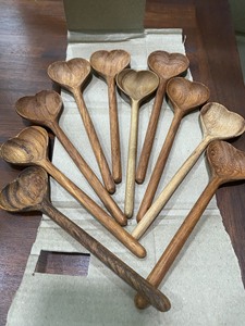 Cuillères en bois sculptées à la main Cuillères de cuisine en bois vietnamiennes biologiques Meilleures cuillères en bois réutilisables pour la cuisine et la décoration - Product Image 2