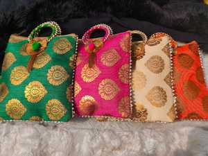 การออกแบบสารพันคุณภาพสูงและกระเป๋าโปรดปรานงานแต่งงานของผู้หญิงหลายสีสําหรับของขวัญคืนและของขวัญเทศกาล Rakhi สําหรับน้องสาวน่ารัก - Product Image 6