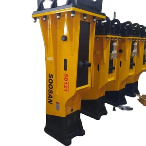 Martillo hidráulico SB 121 Tipo caja modelo rojo adecuado para excavadoras con 28-35 toneladas CALIDAD PREMIUM PARA ACTIVIDADES DE DEMOLICIÓN AL - Product Image 1