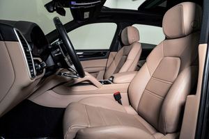 Genial Oferta: Coche Usado 2022 C-YENNE SPONSORED WESTMONT IL, Motor Automático de 8 Velocidades, Sonido de Motor Impresionante, 335 HP, 3L V6 - Product Image 2