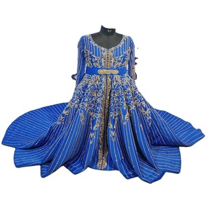 Caftan marocain Majestic-Vêtements et accessoires traditionnels musulmans brodés d'or - Product Image 1