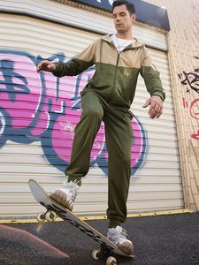 Conjunto Deportivo Casual para Hombre con Chaqueta Ligera, Pantalones con Cintura Ajustable y Tela Suave Diseñado para Uso Diario - Product Image 6