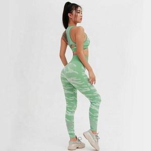 Conjunto de yoga sólido de talla grande para mujer con mallas de cintura alta con control de barriga y Sujetador deportivo de cobertura completa, transpirable de secado rápido - Product Image 2