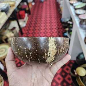 Tazón de Cáscara de Coco Hecho a Mano de Primera Calidad, Tazón Natural Ecológico Reutilizable y Sostenible para el Hogar, la Cocina y el Restaurante - Product Image 2