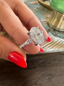 ห้องปฏิบัติการเจียระไนรูปวงรีสุดหรูดีไซน์เนอร์สร้างเพชร VVS ความชัดเจน F-Type Color IGI ได้รับการรับรองแหวนแต่งงานเครื่องประดับชั้นดี - Product Image 4