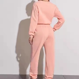 Chándal de felpa francesa liso personalizado, sudadera recortada con cuello redondo, conjunto de 2 piezas, chándal de algodón y poliéster para mujer - Product Image 4