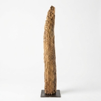 Sculpture sur pied en bois sculpté à la main, style rustique, en teck, grande statue totem en colonne, avec base en métal, pièce décorative d'appoint pour présentation