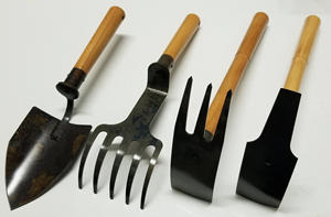 Standard Quality Elegant Style <b>Garden</b> <b>Tools</b> Mango Wood Handle New Design Mini <b>Garden</b> <b>Tools</b> <b>Set</b> Use for Gardening and Farming - Product Image 4