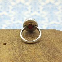 Pierre précieuse de rubis teintée Beatiful Dainty Rava Work Bague artisanale en argent sterling 925 Bague en corindon de rubis