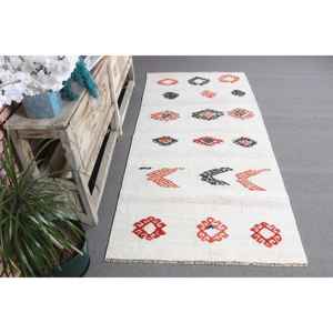 Alfombra Turca Vintage con Acentos Florales, 3.1x6.9 pies, Blanca y Roja - Product Image 3