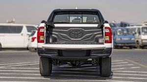 Neuf / Occasion BLANC 2023 TOYOTA HILUX GR SPORT 360 Caméra arrière Capacité de charge 31-40T Émissions Diesel / Essence Automatique - Product Image 6