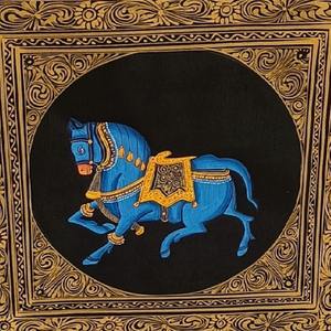 Tapisserie murale élégante en soie de qualité supérieure pour salon, chambre à coucher ou espace de méditation disponible au meilleur prix - Product Image 1