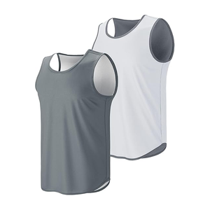 Uniforme de Baloncesto Personalizado de Alta Calidad – Camiseta y Pantalones Cortos Sublimados 100% Poliéster - Product Image 3