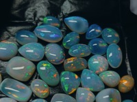 Opale naturelle éthiopienne de qualité supérieure, cabochon multicolore, mélange de couleurs, ovale, pierre précieuse en vrac - Pierre de haute qualité, traitement par cirage/huile (troisième étape)