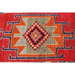 3.3x9.6 ft Rug, Vintage Herki Rug, Turkish <b>Red</b> <b>Wool</b> Solid Rug - Product Image 4