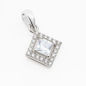 Colgante de Circonita Cúbica con Corte Princesa Chapado en Rodio al por Mayor, Diseño de Forma de Diamante en Plata de Ley 925 - Product Image 4