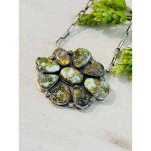 Collier en argent sterling et variscite palomino fait main du sud-ouest avec grappe de fleurs - Product Image 3