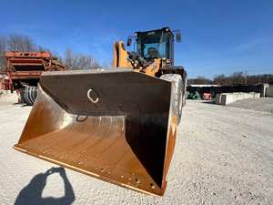 2016 para cargadora de ruedas Case 821F con potencia y durabilidad de rendimiento comprobado con motor central y componentes del motor - Product Image 4