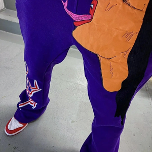 ชุดวอร์มผู้ชายแบบมีฮู้ดพิมพ์ลายน้ำหนักเบา พร้อมกางเกงจ็อกเกอร์ทรงหลวมและกางเกงสเวตแพนท์ทรงบาน - Product Image 3