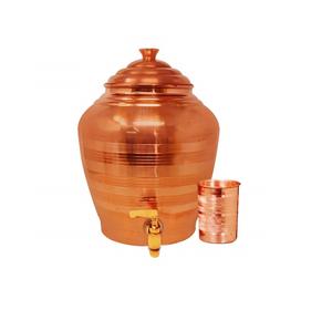Elegante dispensador de agua de cobre puro con acabado martillado y grifo de latón que promueve el bienestar natural a través del agua enriquecida con cobre - Product Image 1