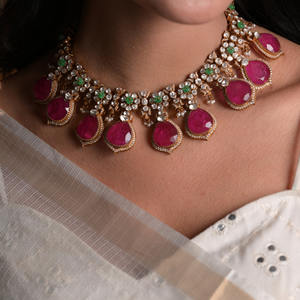 Collar de Plata 925 con Rubíes, Diamantes Polki y Esmeraldas, Joyería Nupcial para Mujer, Modelo Royal Gulabi Rani Haar Gajaah - Product Image 1