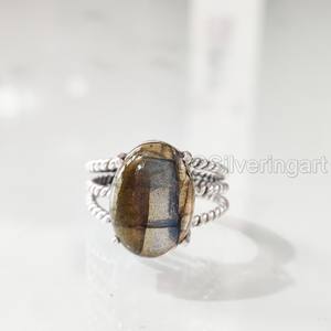 Anillo de Plata de Ley 925 para Mujer con Labradorita Natural, Diseño Bohemio de 3 Bandas Trenzadas, Joyería Hecha a Mano para Fiestas y Navidad - Product Image 1